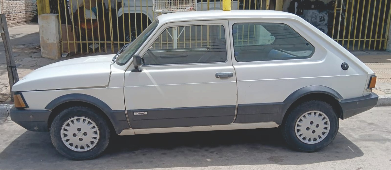 Fiat 147 $ 3.500.000