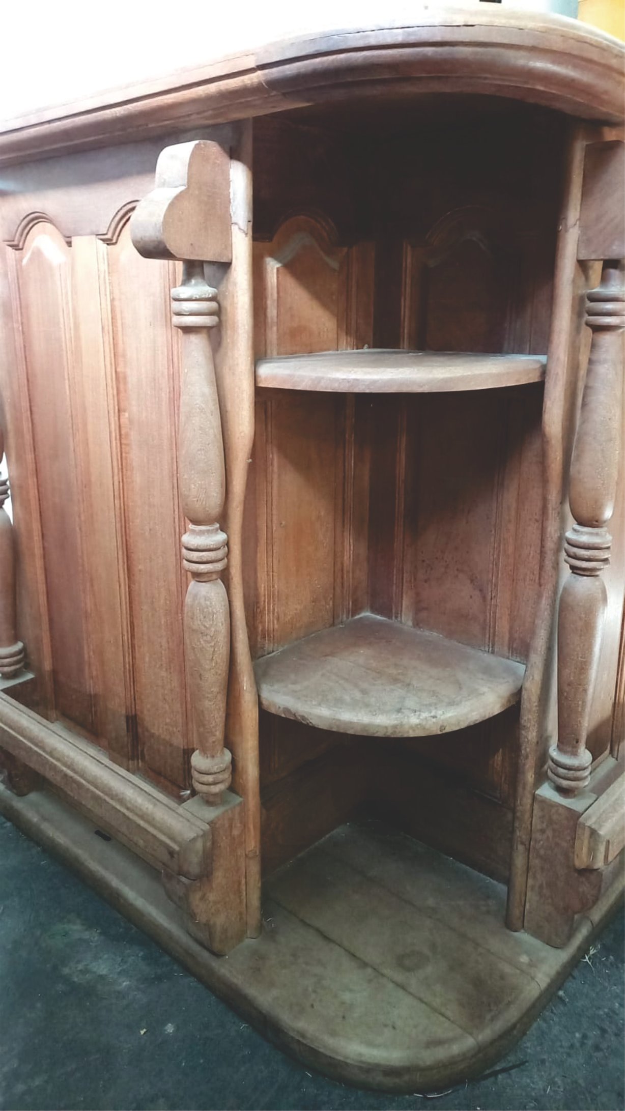 Mueble algarrobo $ 500 mil