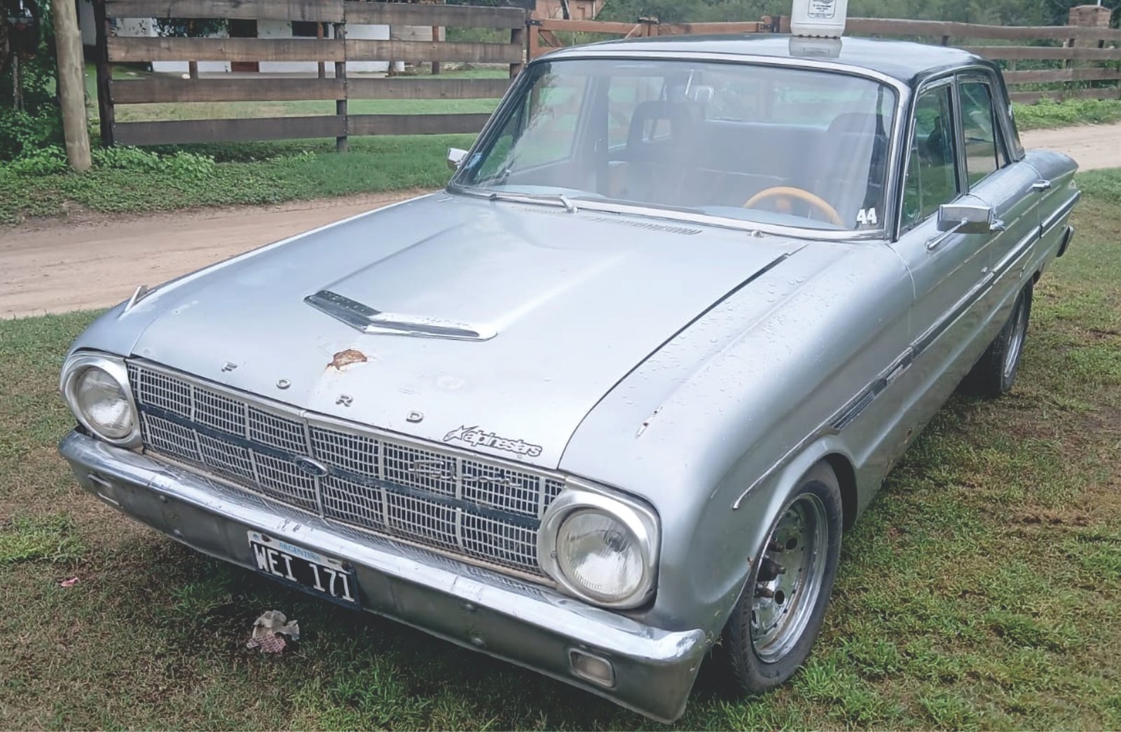 Ford Falcon $ 4.000.000