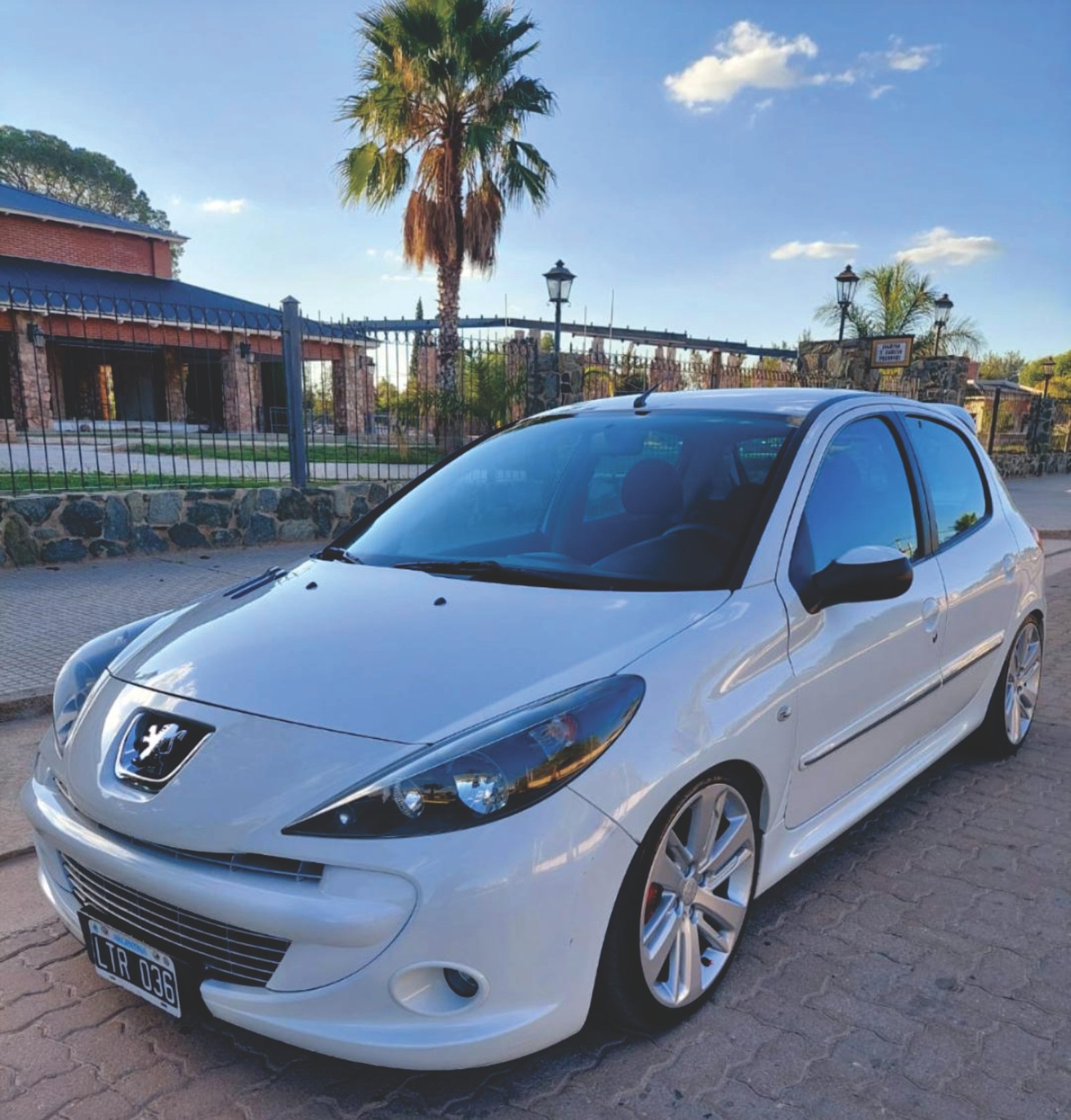 Peugeot 207 $ 12.000.000