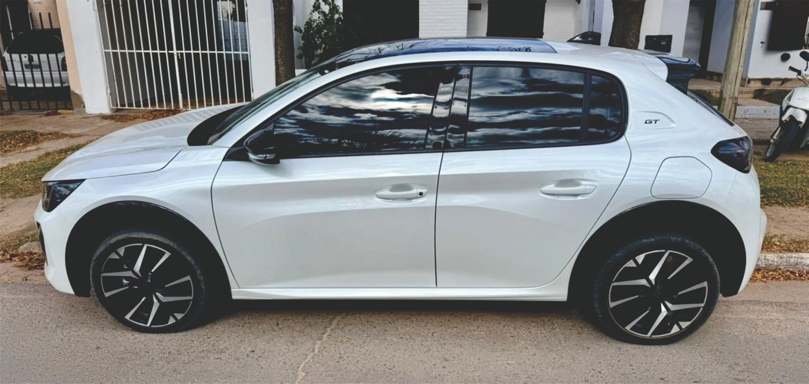 Peugeot 208 GT