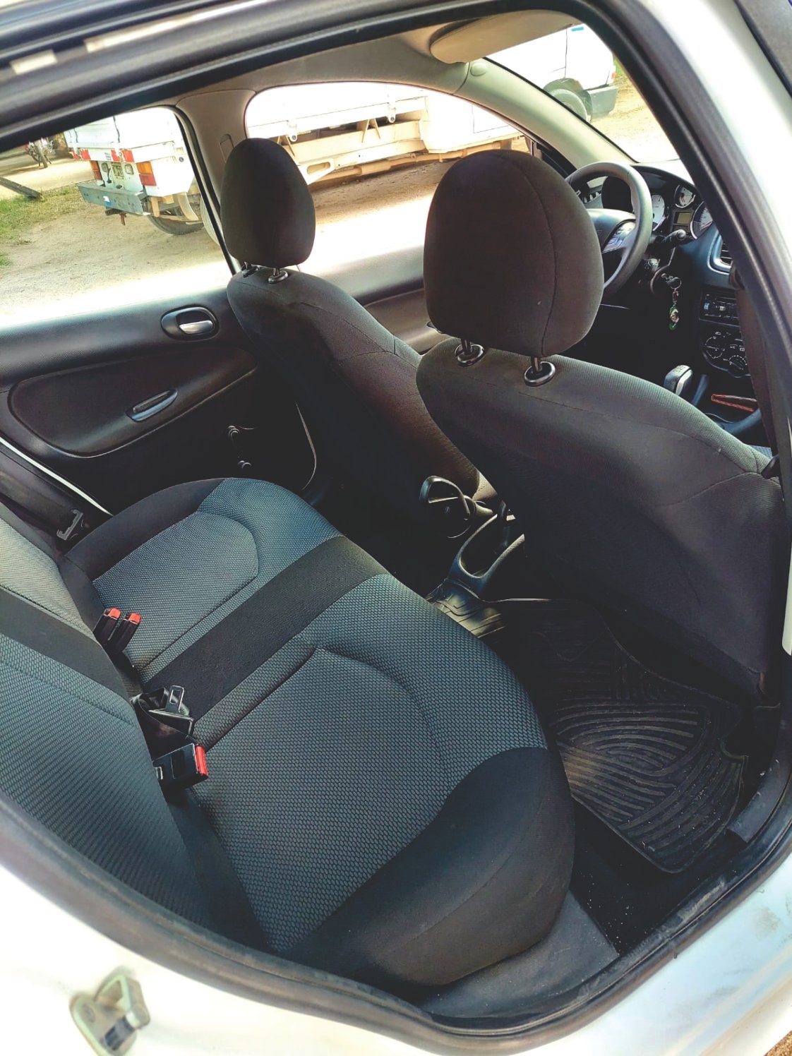 Peugeot 207 $ 12.000.000