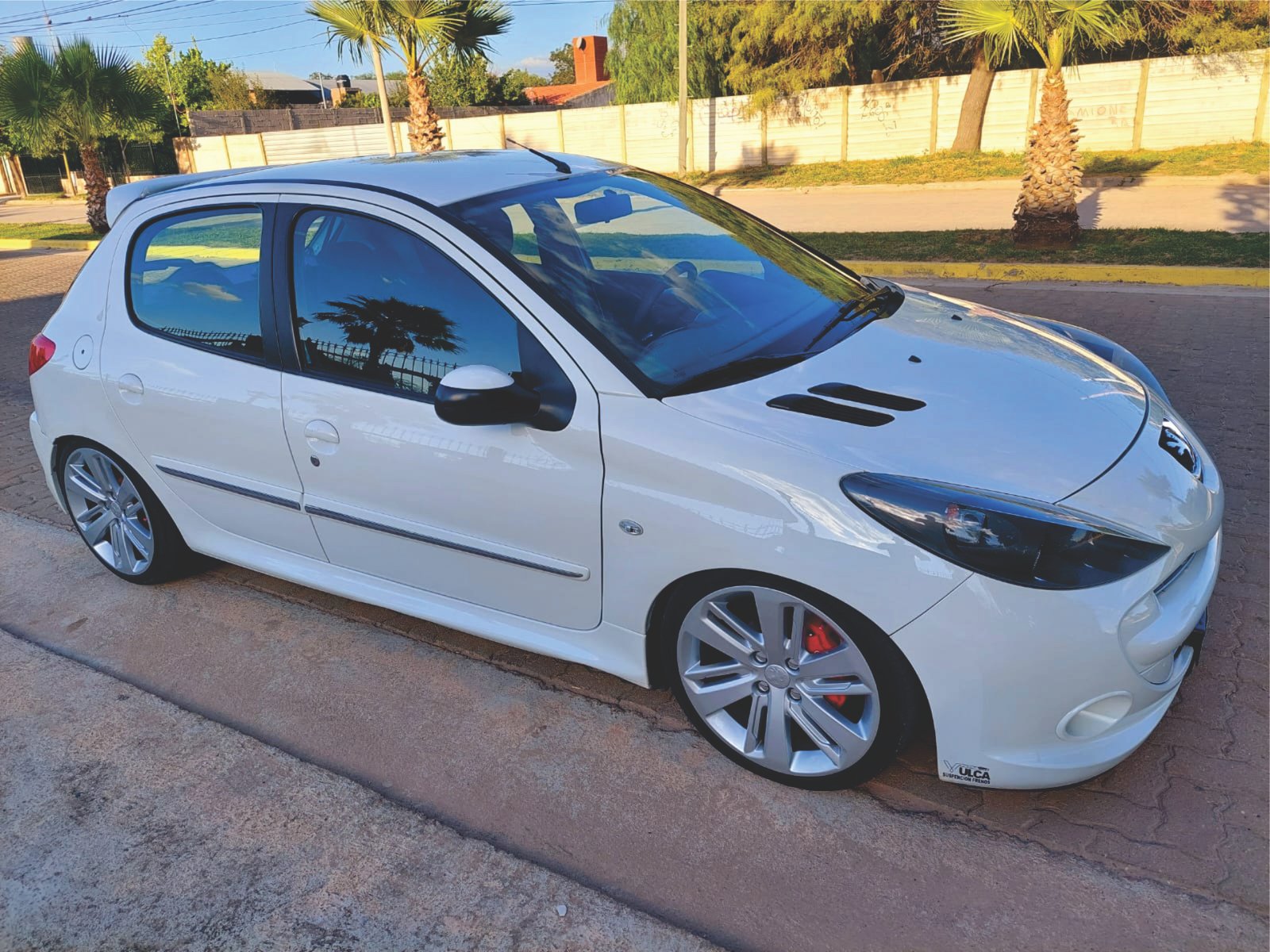 Peugeot 207 $ 12.000.000