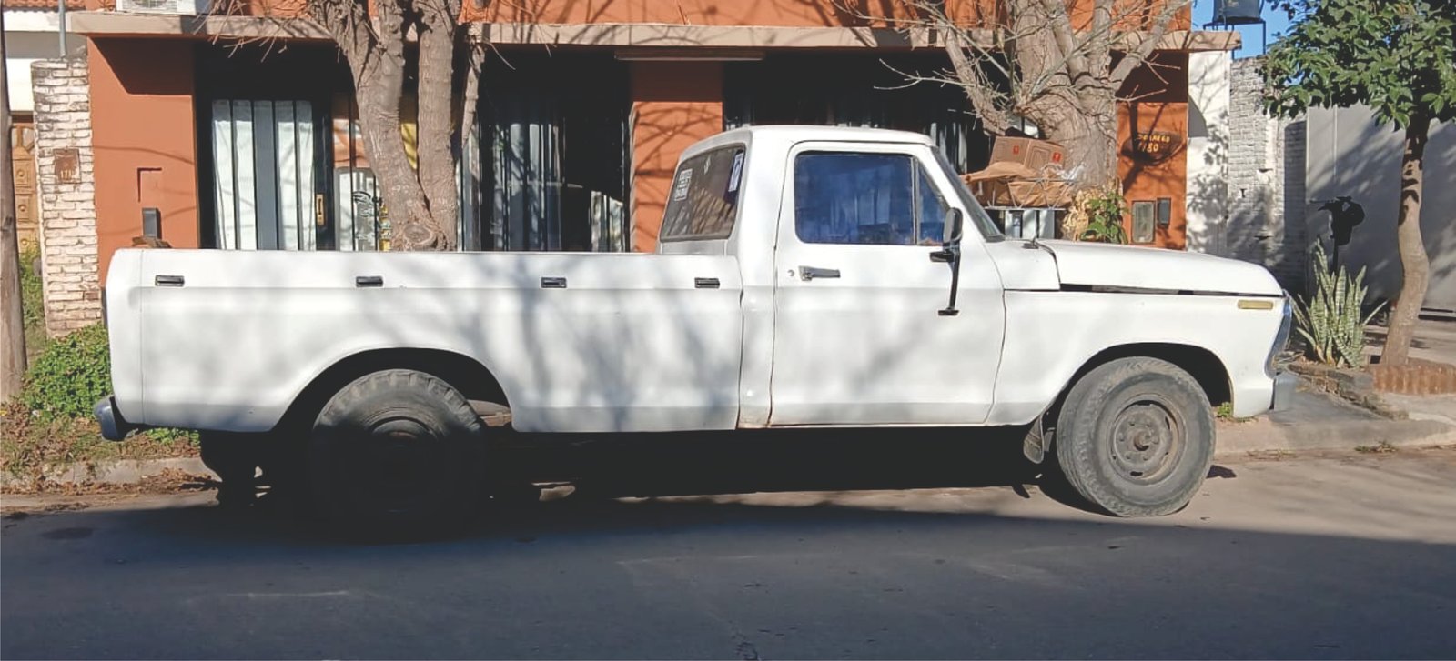 Ford 250 en V. Dolores