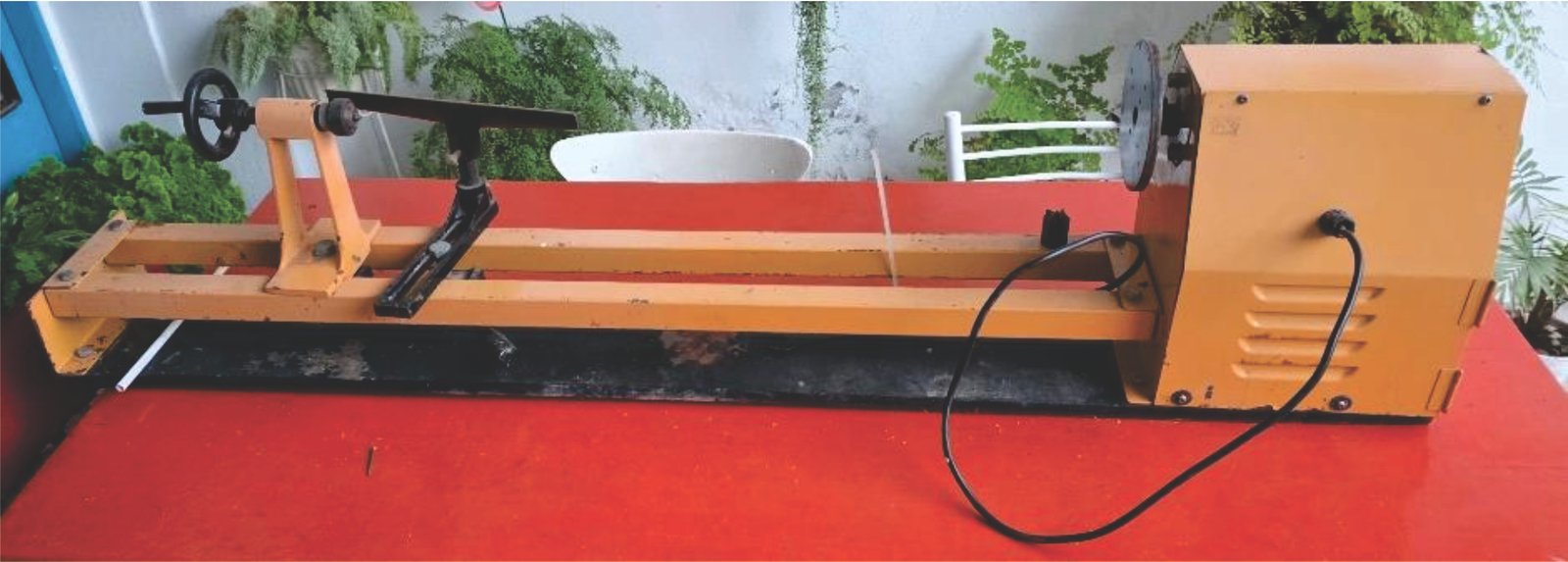 Torno para madera en V. Dolores