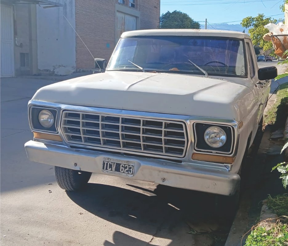 Ford 250 en V. Dolores
