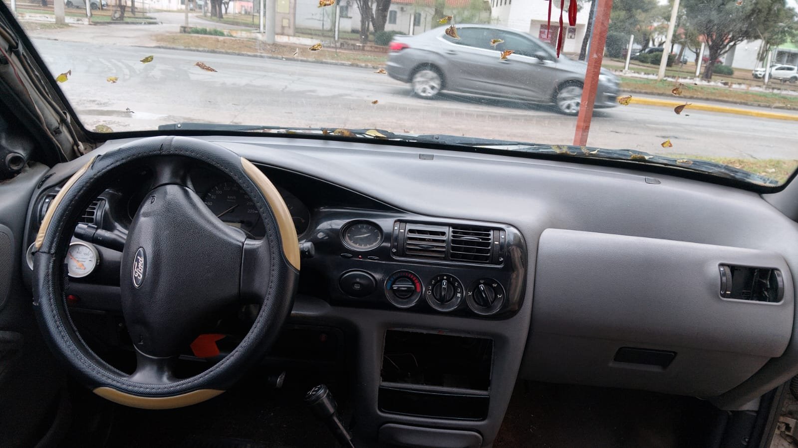 Ford ESCORT $ 3.000.000