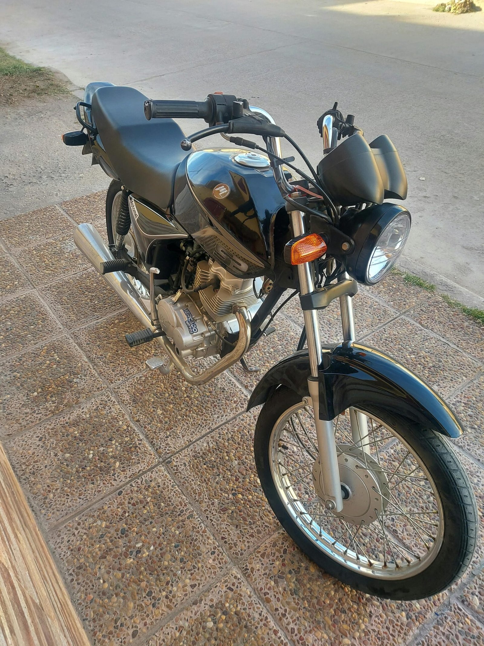 Motomel S2