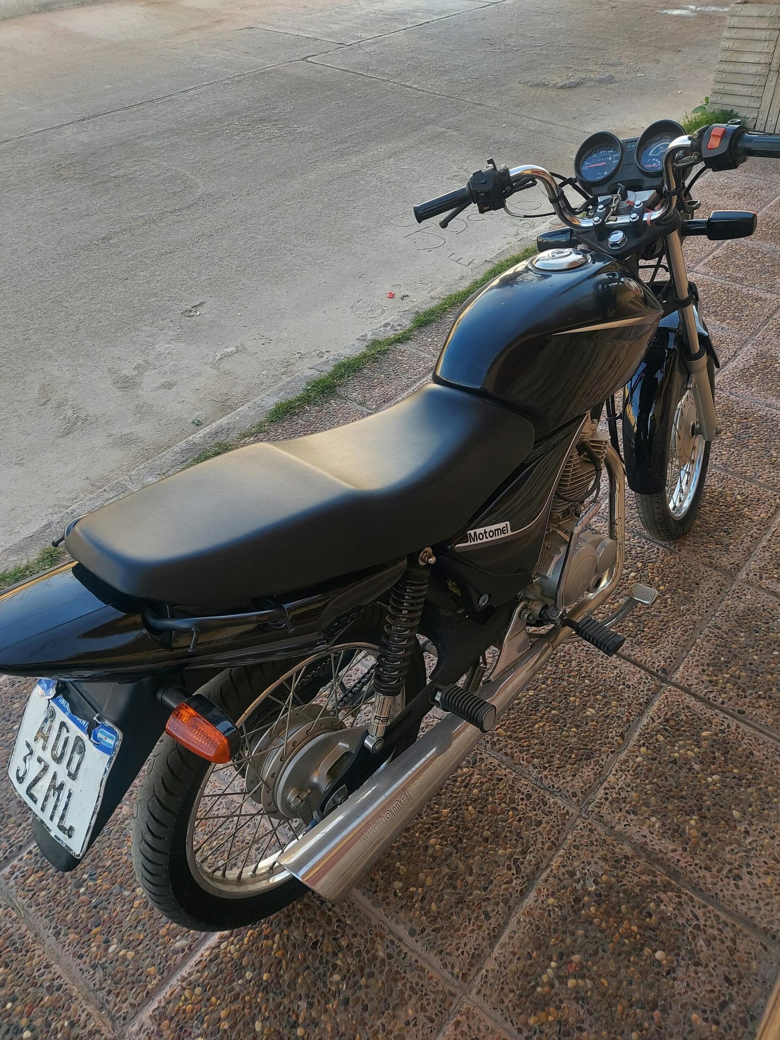 Motomel S2