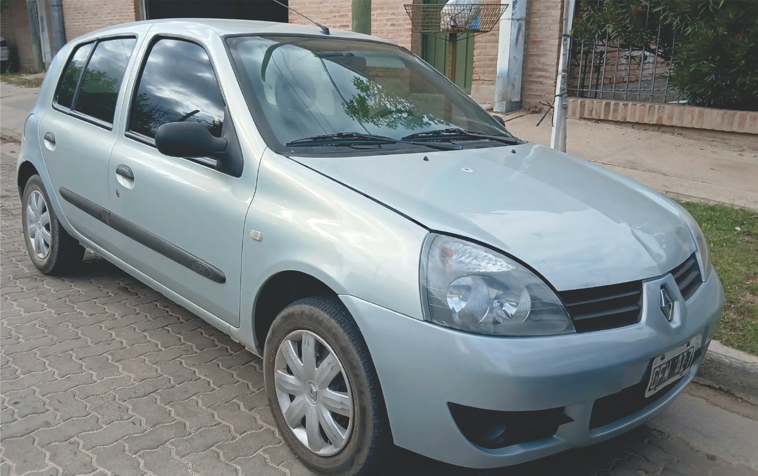 Renault CLIO $ 7.000.000