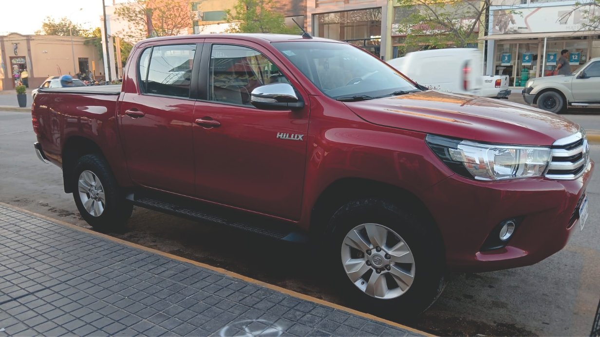 Toyota Hilux $ 39.000.000